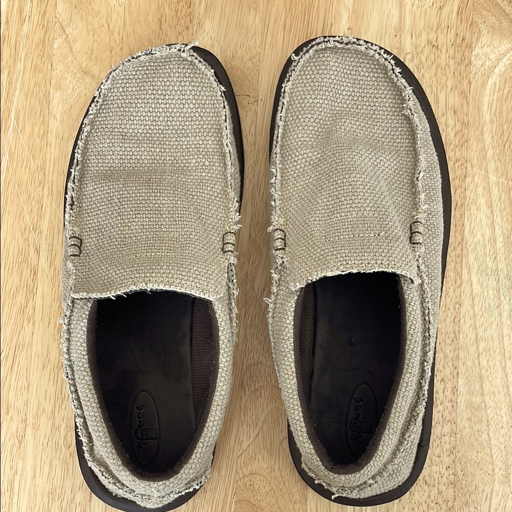 SANUK Men’s Shoes/Slippers
Size 10